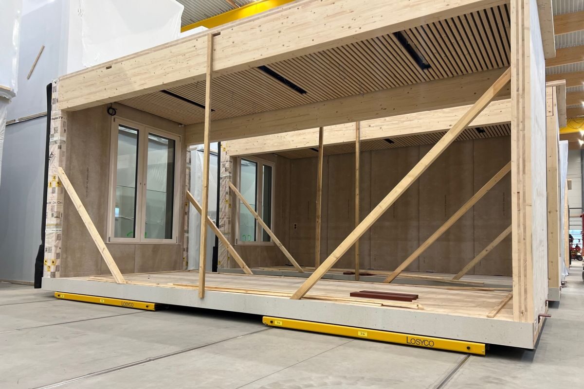 Modular timber construction: five rail tracks for the new plant